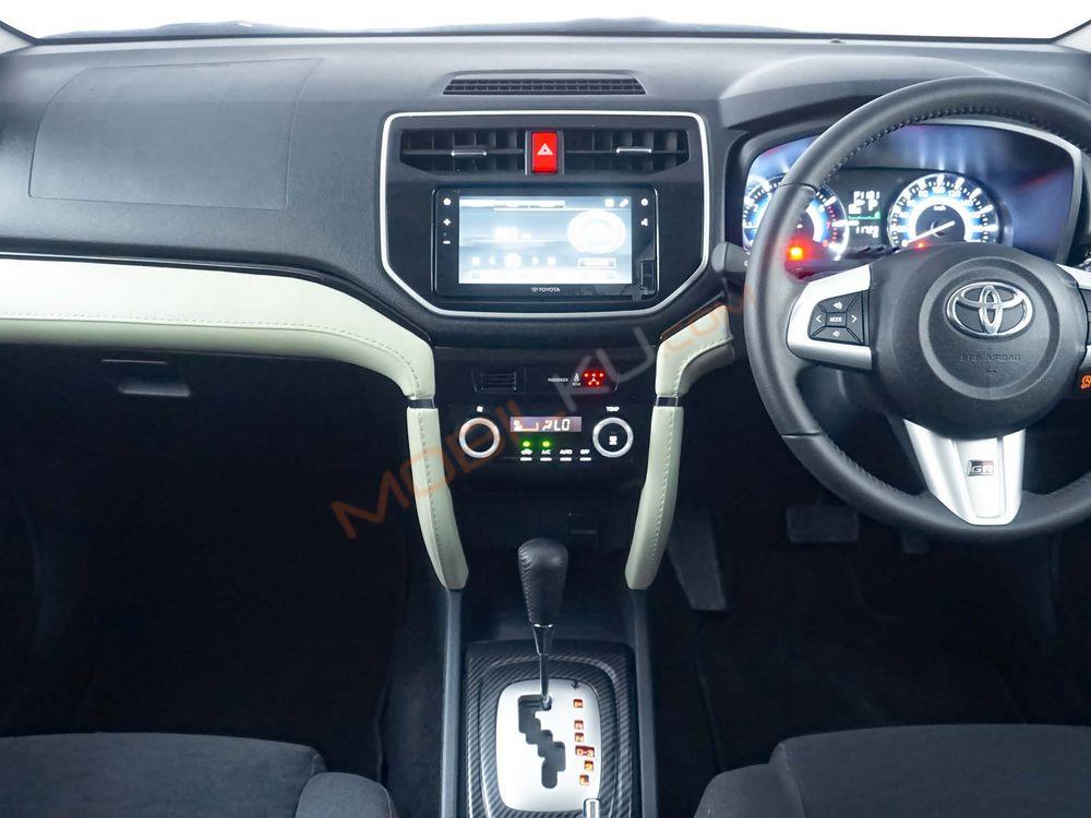 Mobil Toyota Rush 2023