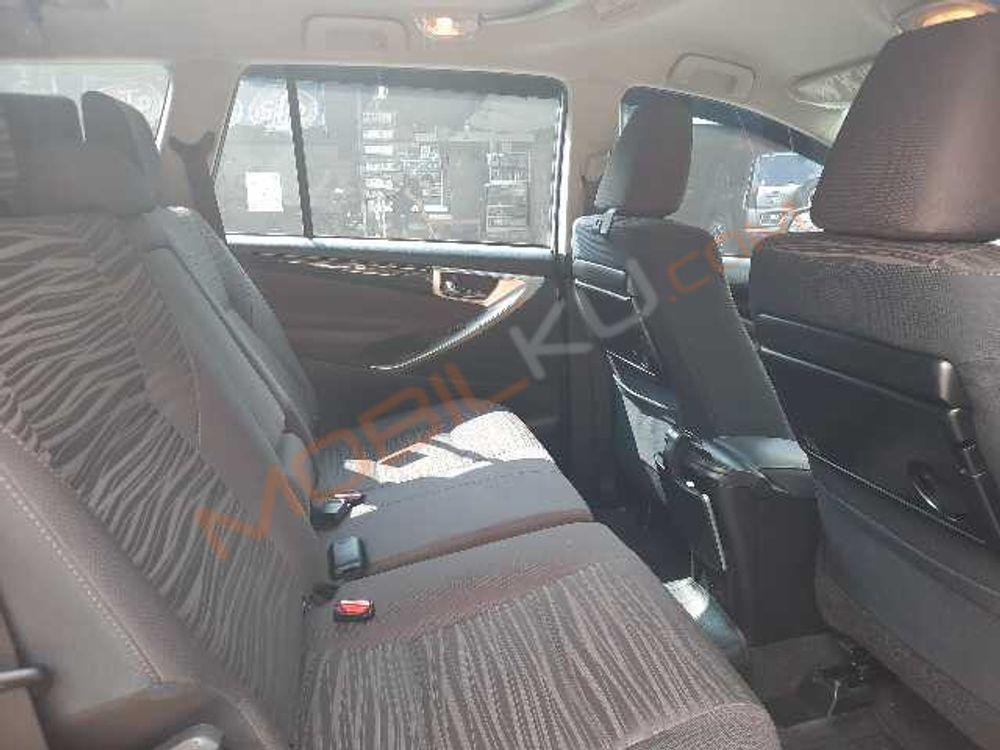 Mobil Toyota Kijang Innova 2021