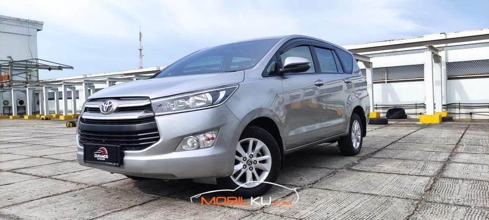 Mobil Toyota Kijang Innova 2020
