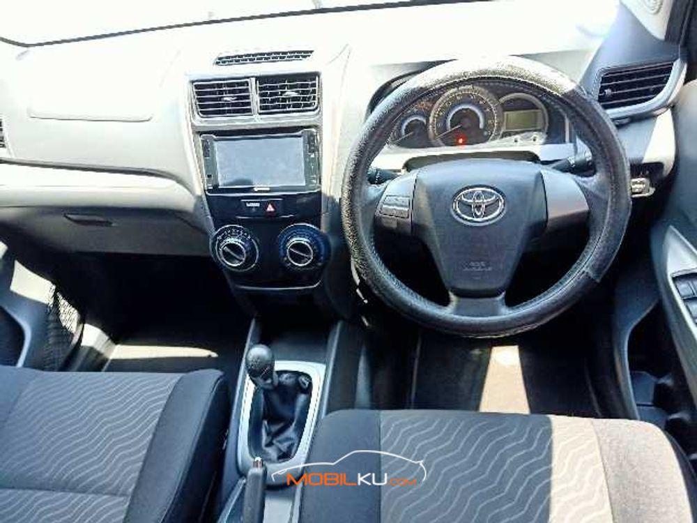 Mobil Toyota Avanza 2018