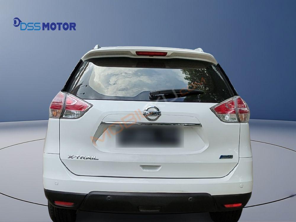 Mobil Nissan X-Trail 2016