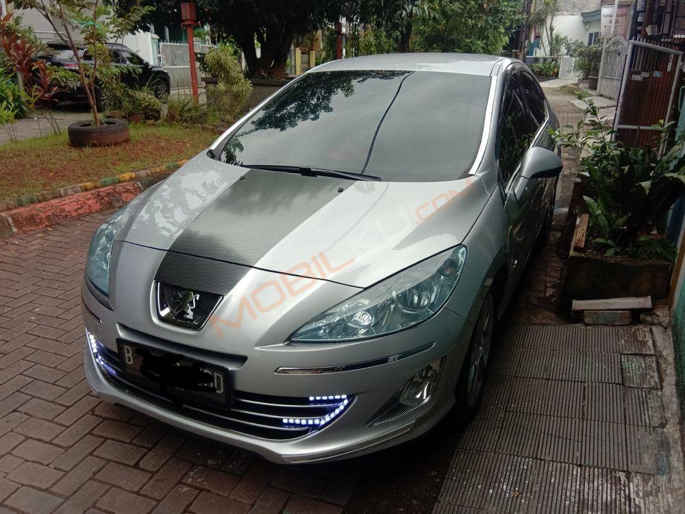 Mobil Peugeot 408 2012