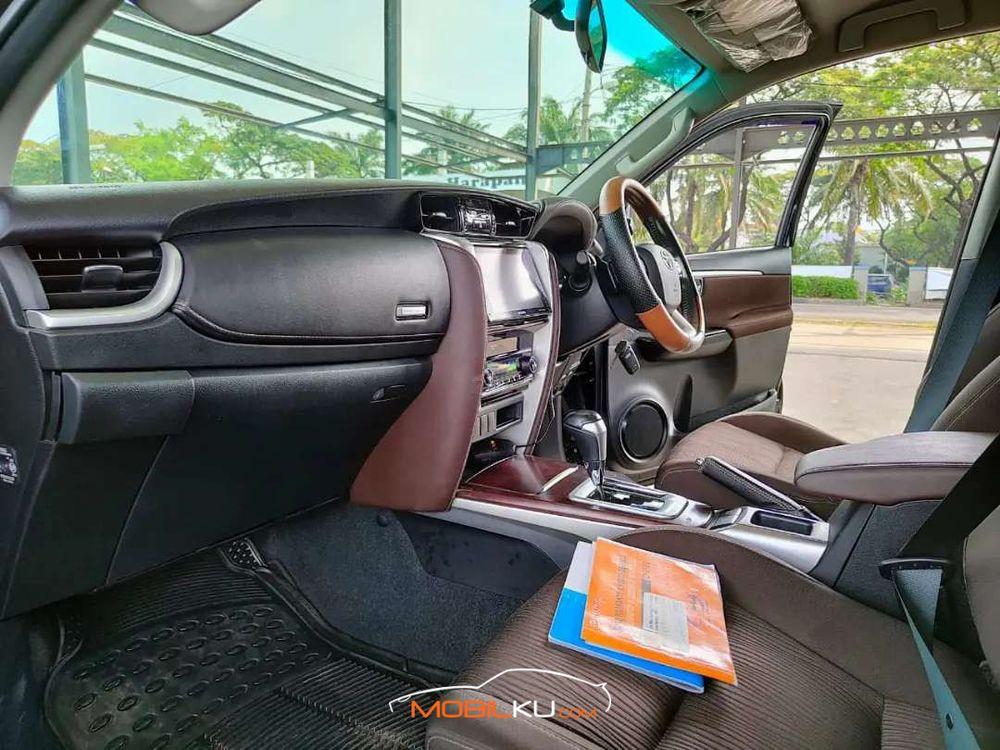 Mobil Toyota Fortuner 2016