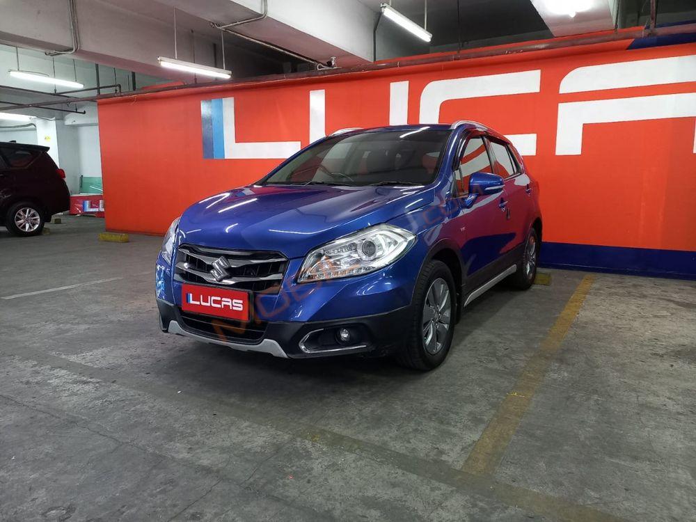 Mobil Suzuki SX4 2016