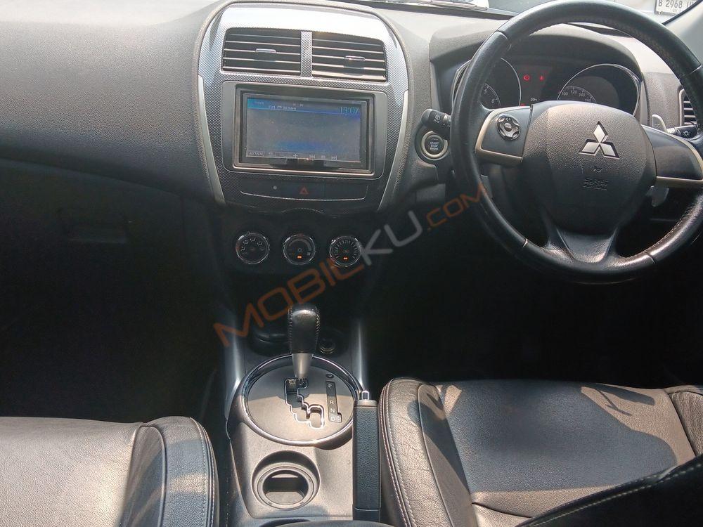Mobil Mitsubishi Outlander Sport 2014