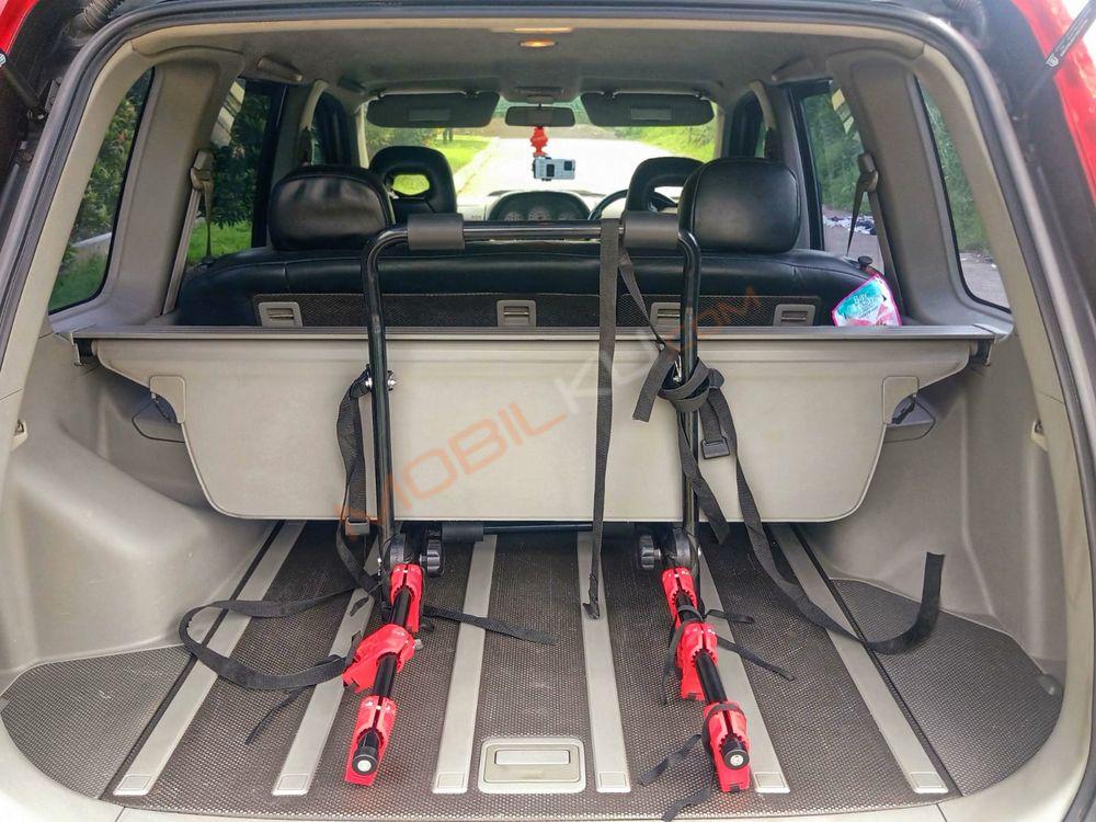 Mobil Nissan X-Trail 2004