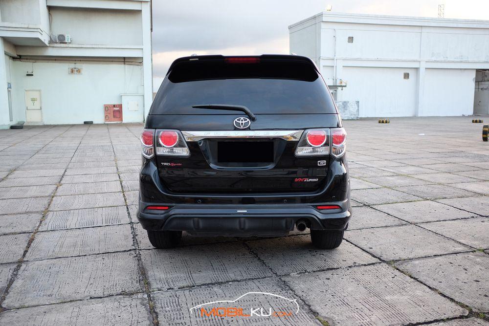 Mobil Toyota Fortuner 2015