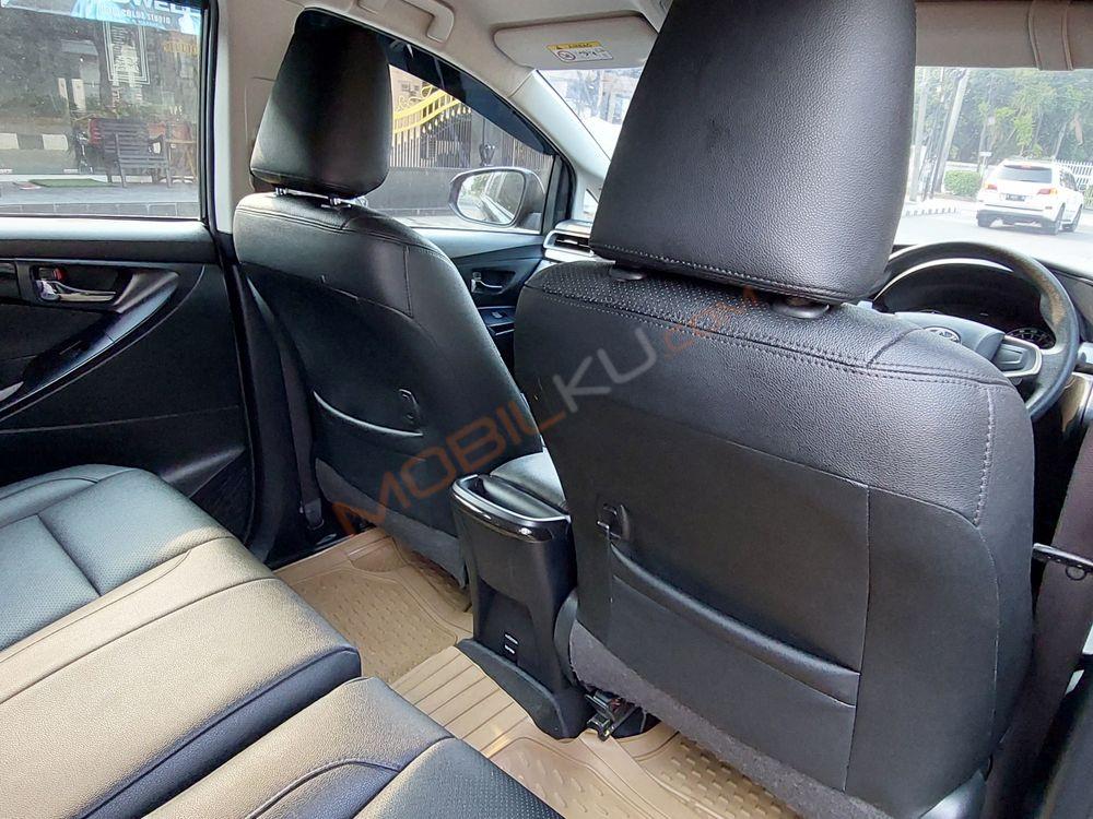 Mobil Toyota Kijang Innova 2018