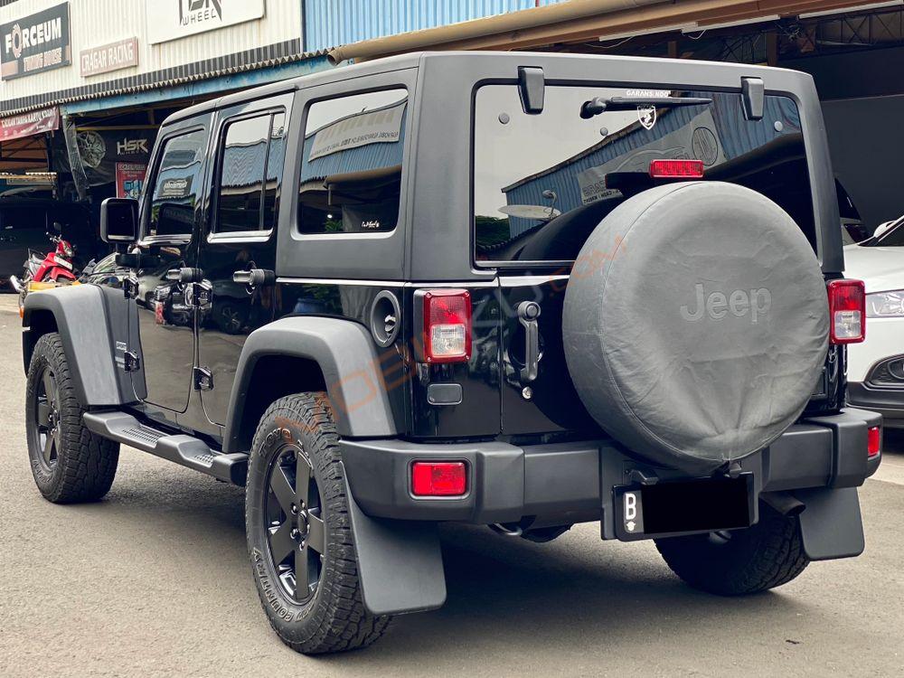 Mobil Jeep Wrangler 2011