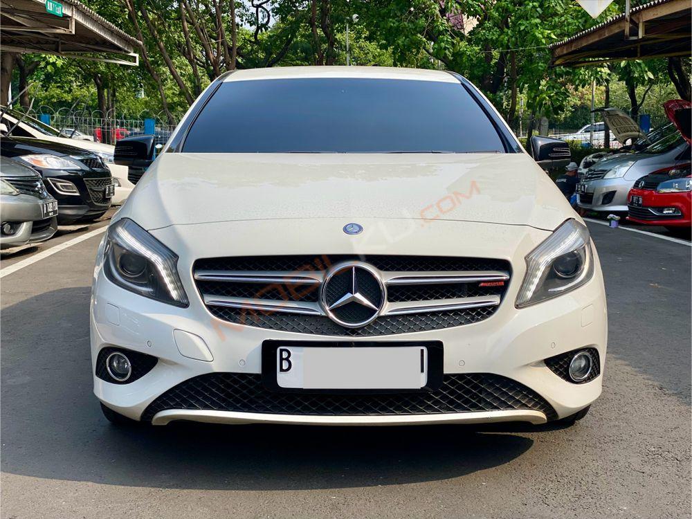 Mobil Mercedes-Benz A-Class 2013