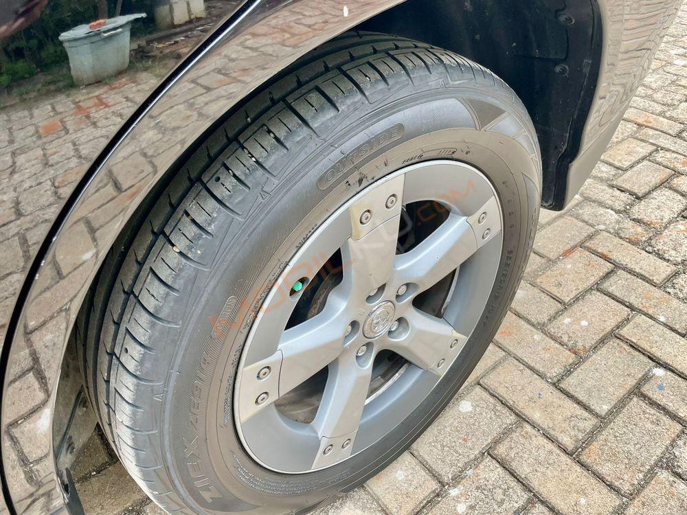 Mobil Toyota Harrier 2005