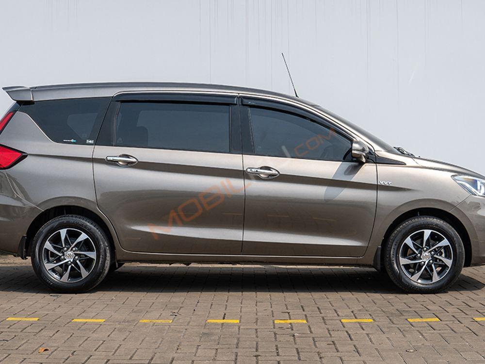 Mobil Suzuki Ertiga 2021
