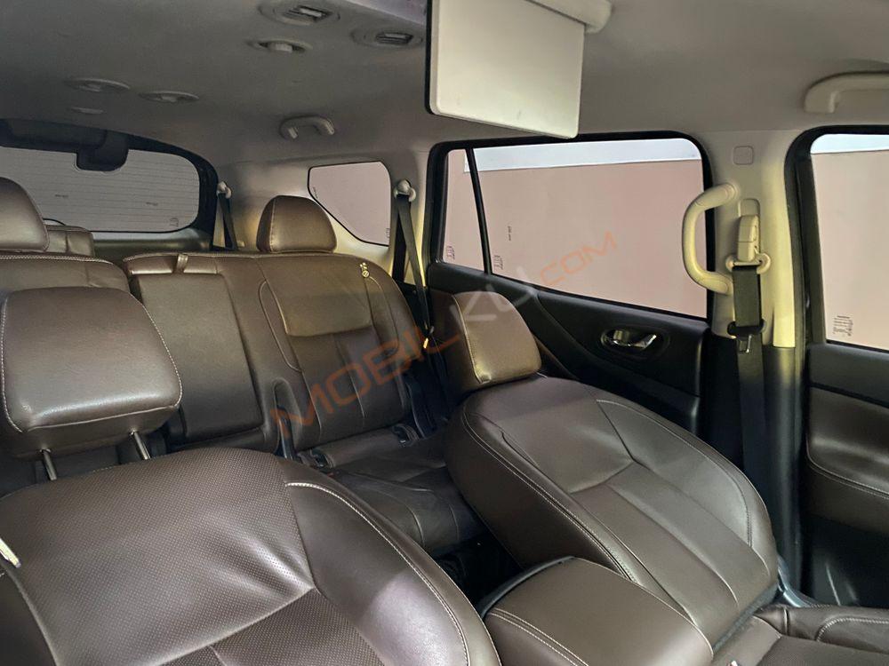 Mobil Nissan Terra 2019