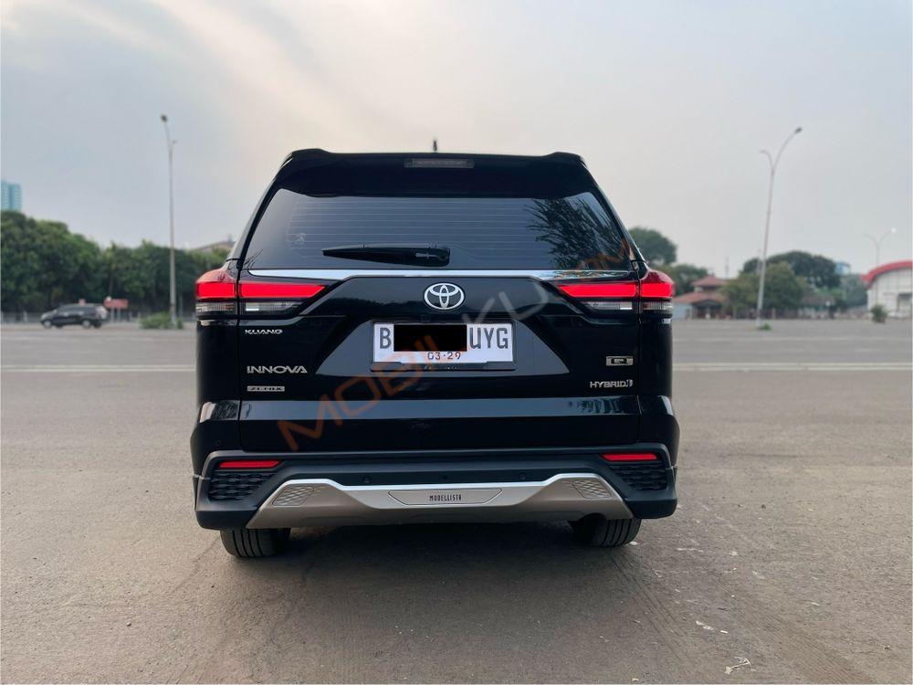 Mobil Toyota Kijang Innova 2024
