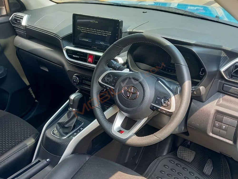 Mobil Toyota Raize 2022