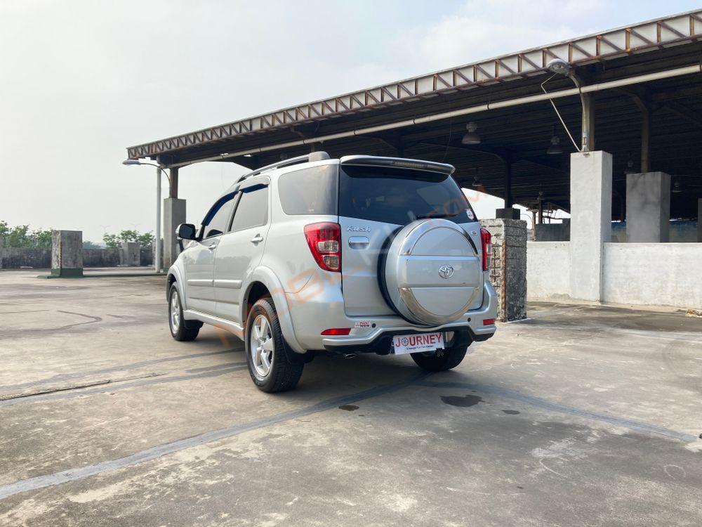 Mobil Toyota Rush 2010