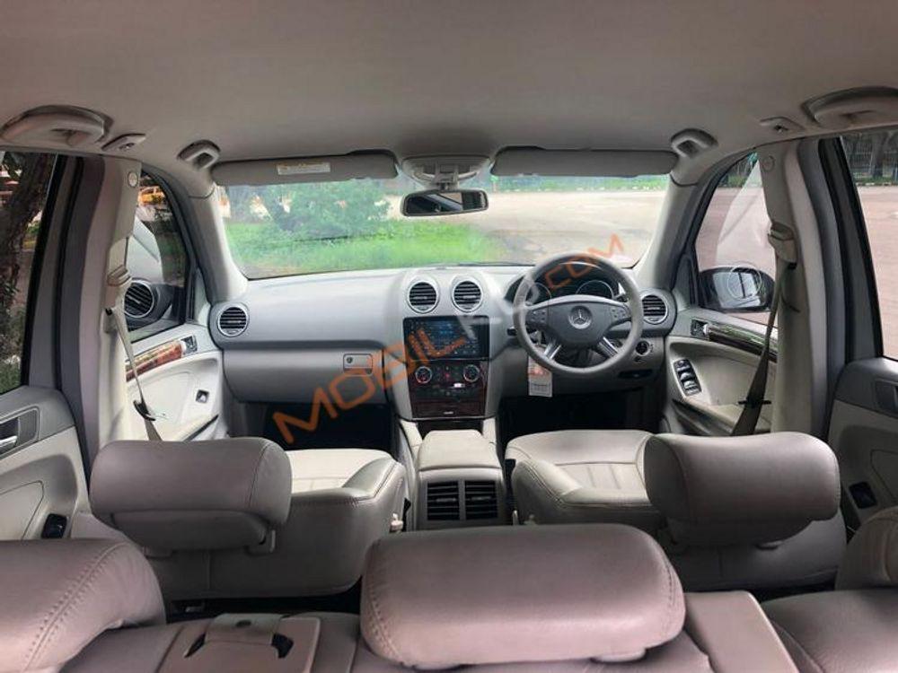 Mobil Mercedes-Benz ML 2006