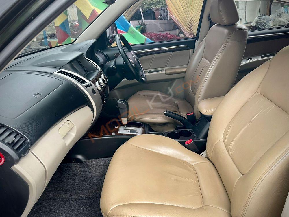 Mobil Mitsubishi Pajero Sport 2013