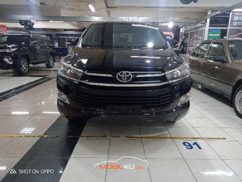 Mobil Toyota Kijang Innova 2017