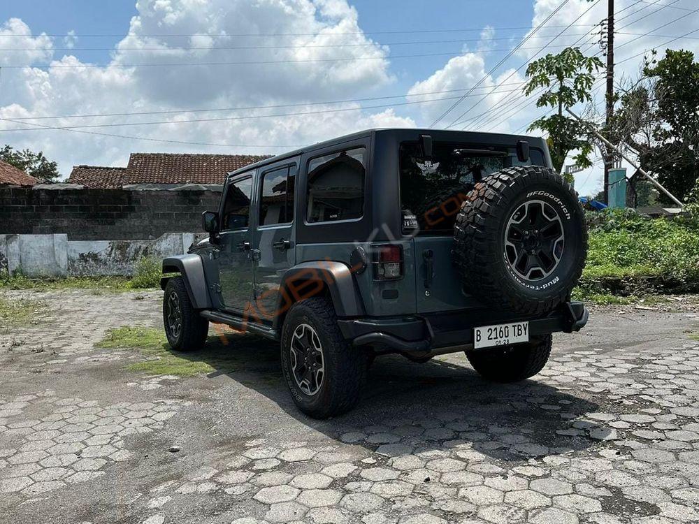 Mobil Jeep Wrangler 2013