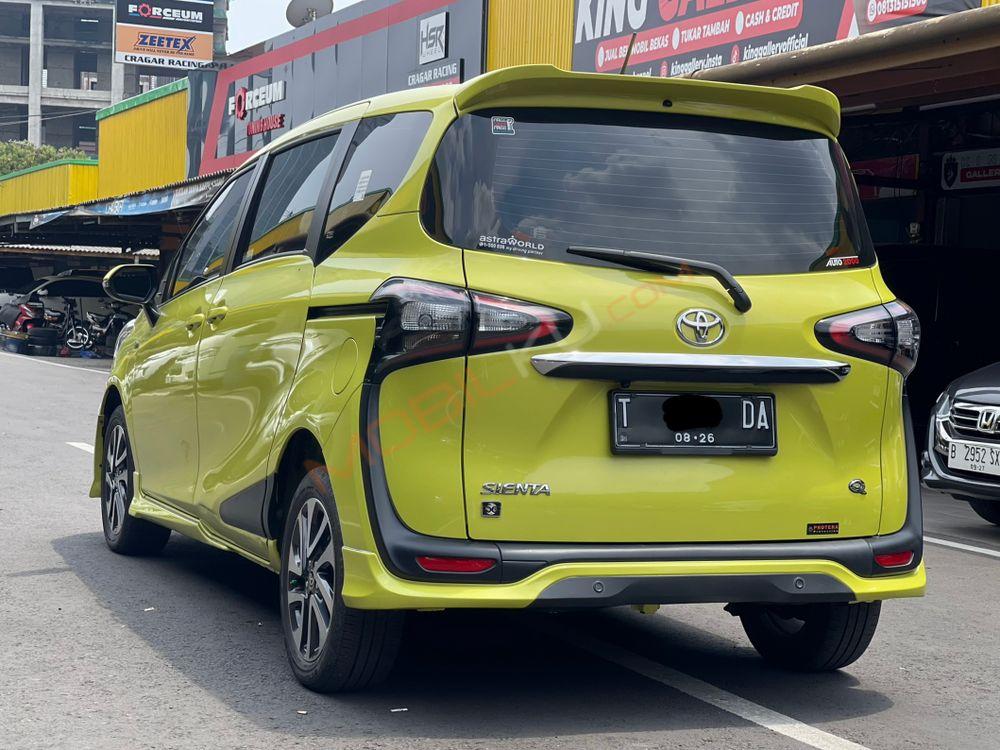 Mobil Toyota Sienta 2021