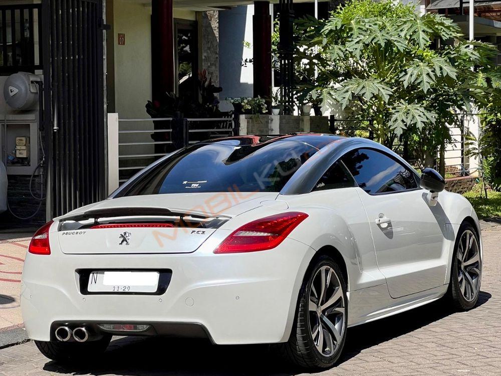 Mobil Peugeot RCZ 2013