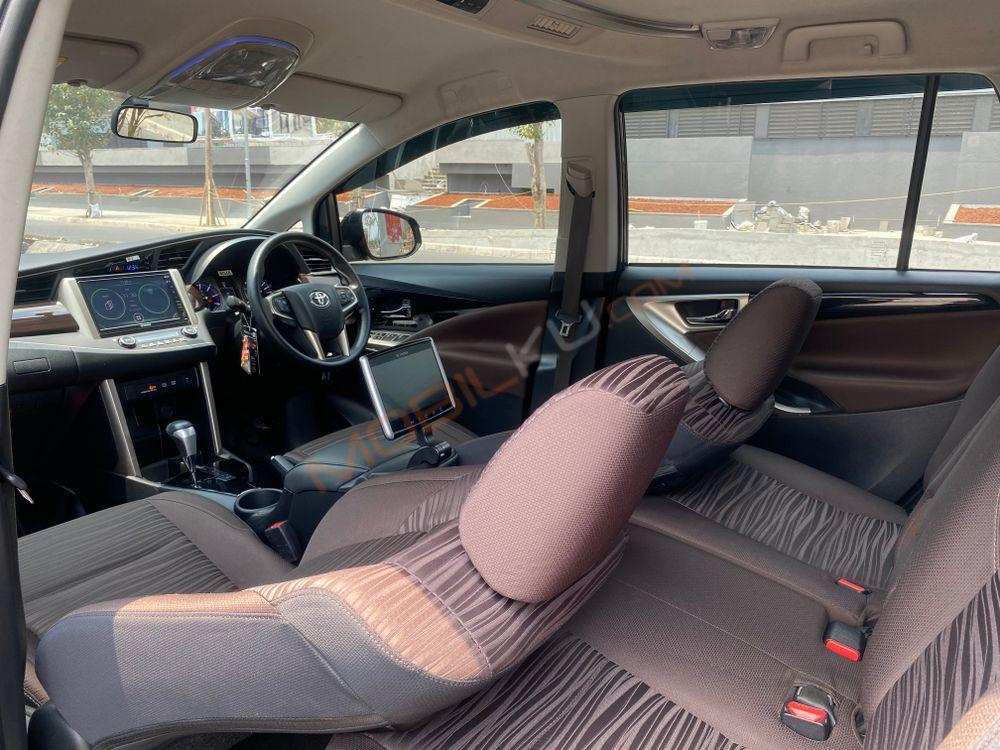 Mobil Toyota Kijang Innova 2021