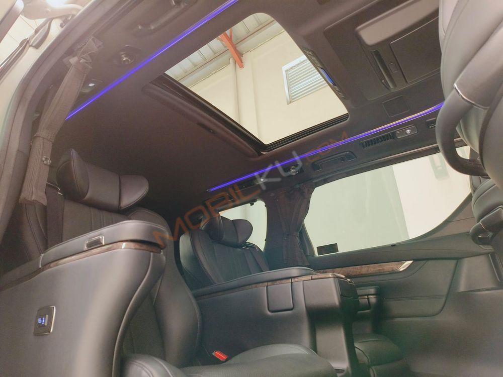 Mobil Toyota Alphard 2018