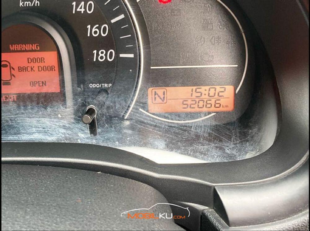 Mobil Nissan March 2017