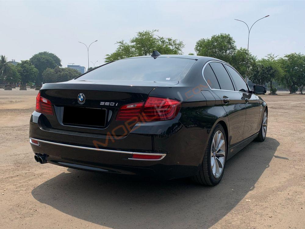Mobil BMW 5 Series 2016
