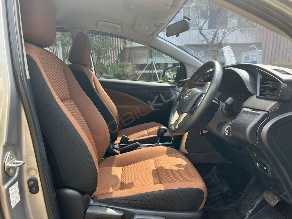 Mobil Toyota Kijang Innova 2017