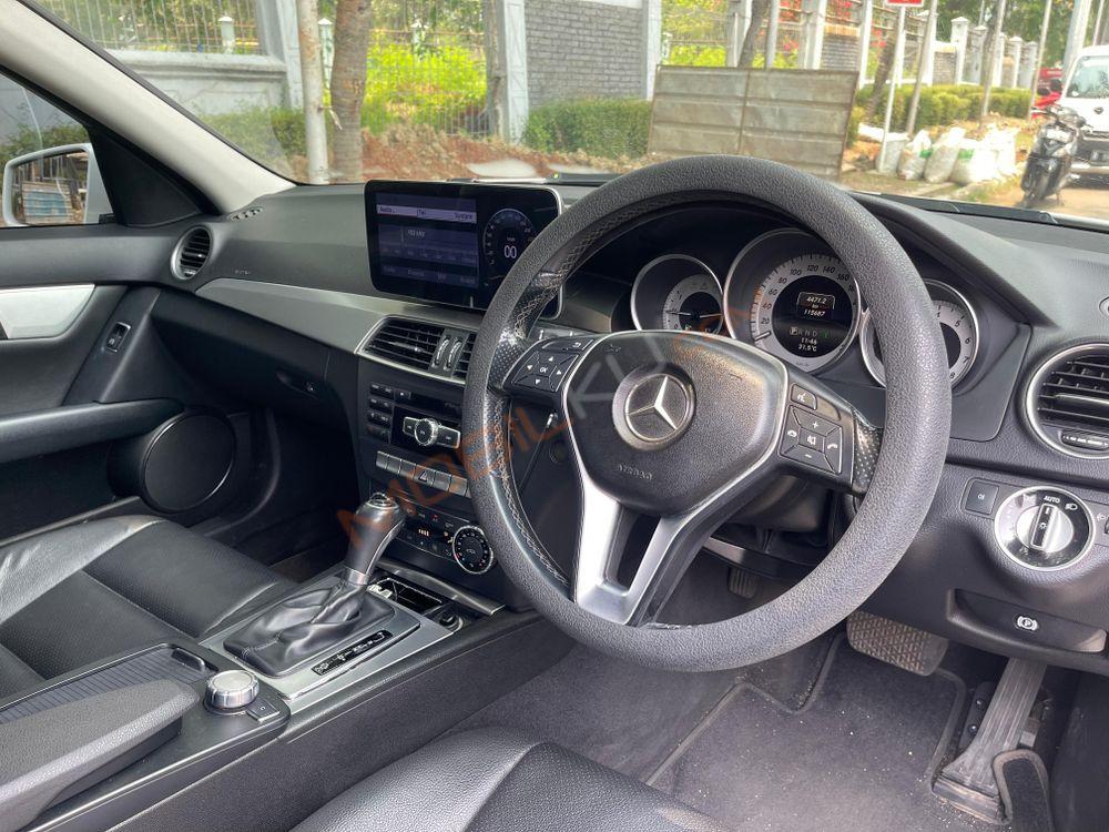 Mobil Mercedes-Benz C-Class 2014