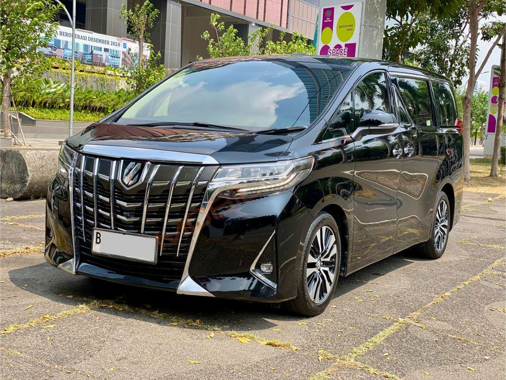 Mobil Toyota Alphard 2018