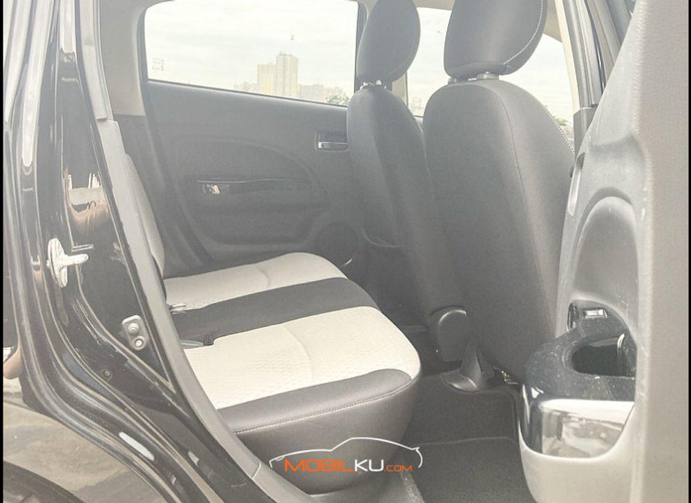 Mobil Mitsubishi Mirage 2016