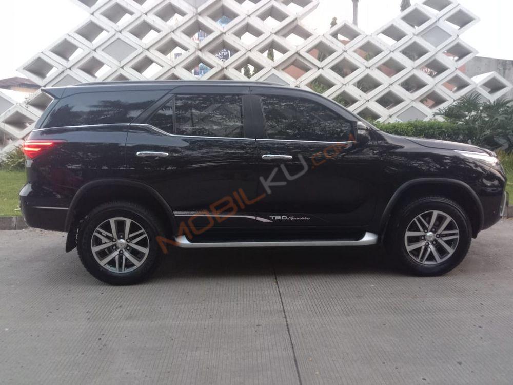 Mobil Toyota Fortuner 2016