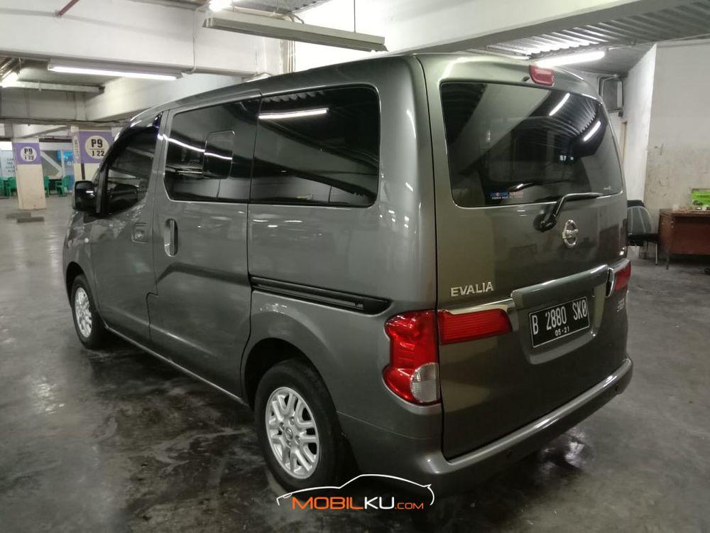Mobil Nissan Evalia 2016