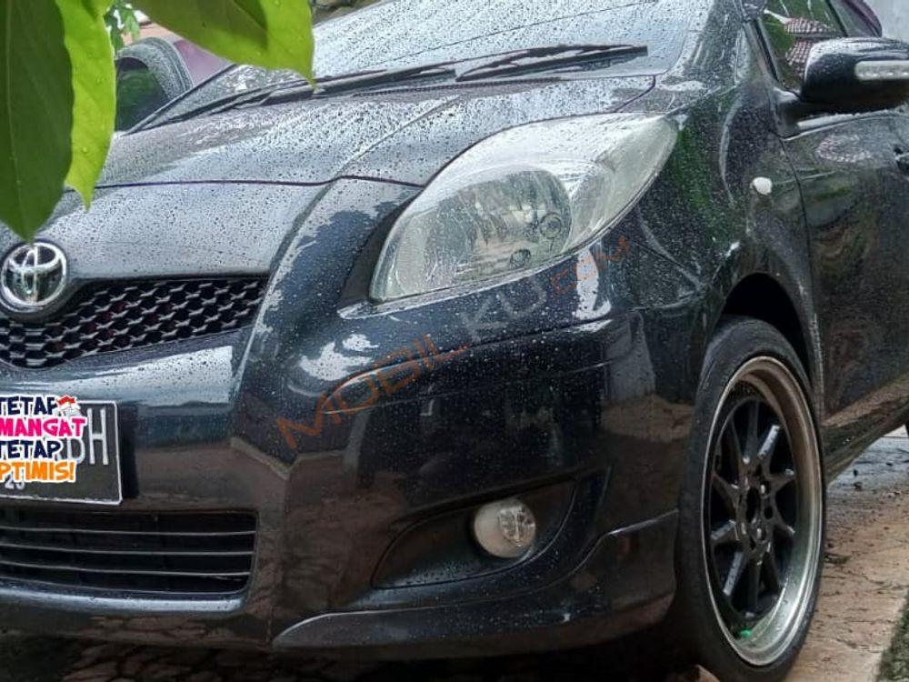Mobil Toyota Yaris 2010