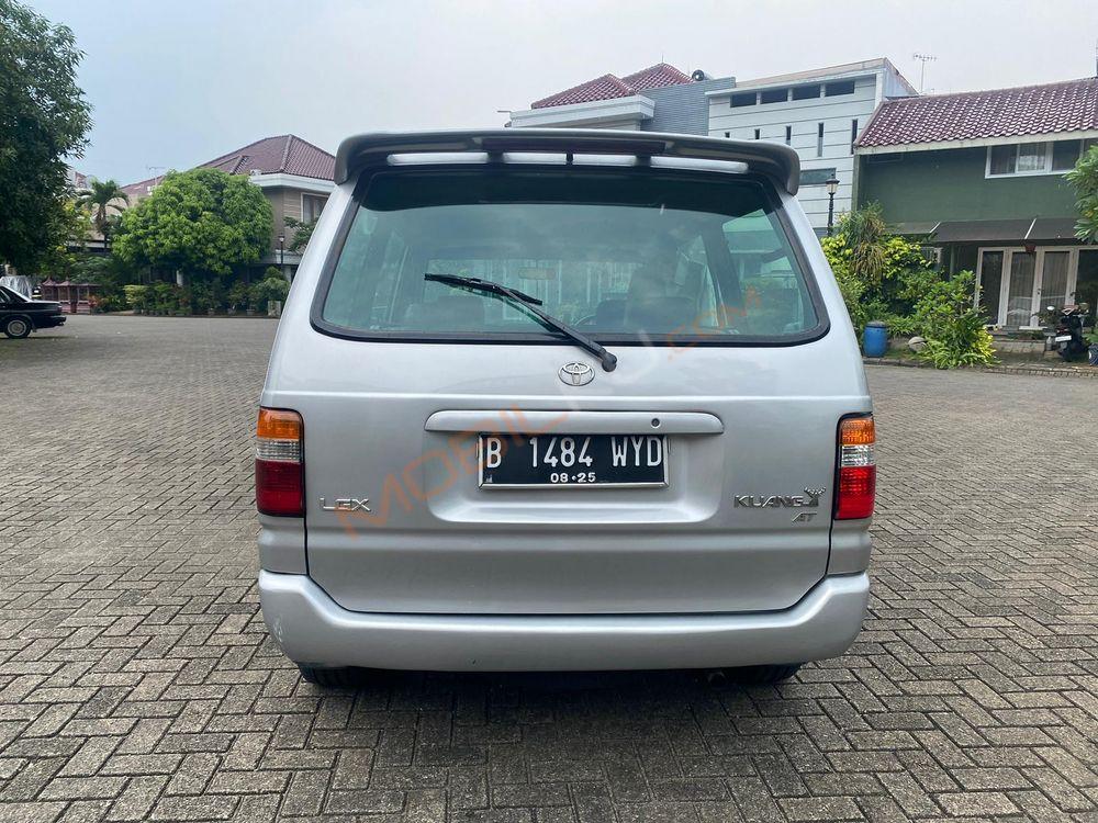 Mobil Toyota Kijang 1998