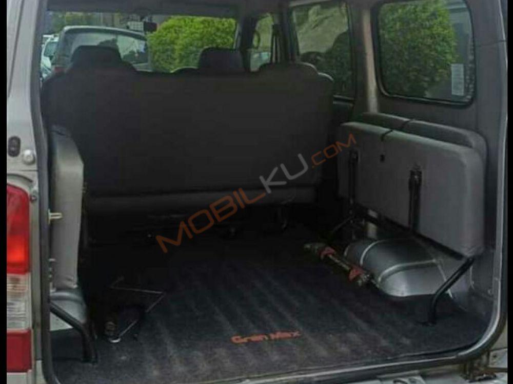 Mobil Daihatsu Gran Max 2015