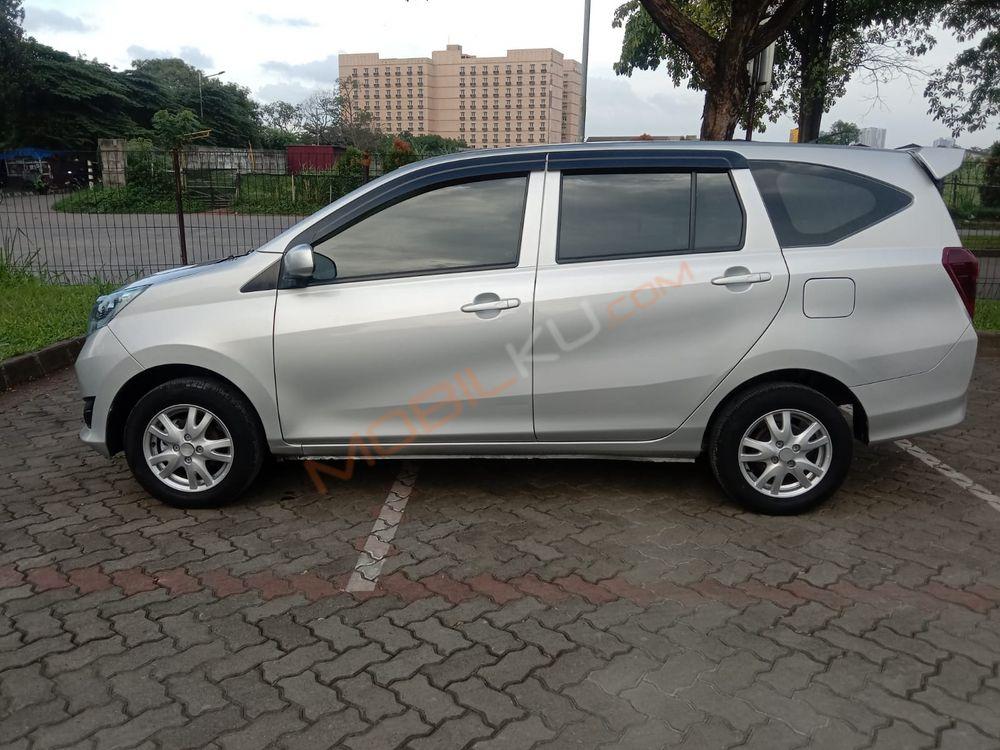 Mobil Daihatsu Sigra 2016