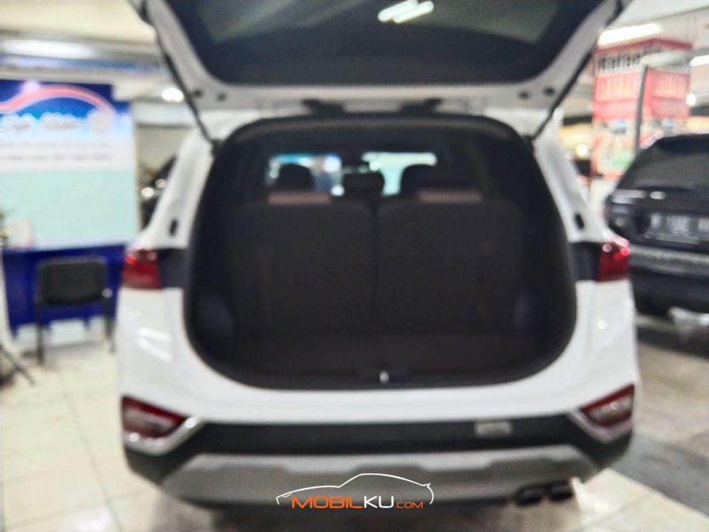 Mobil Hyundai Santa Fe 2019