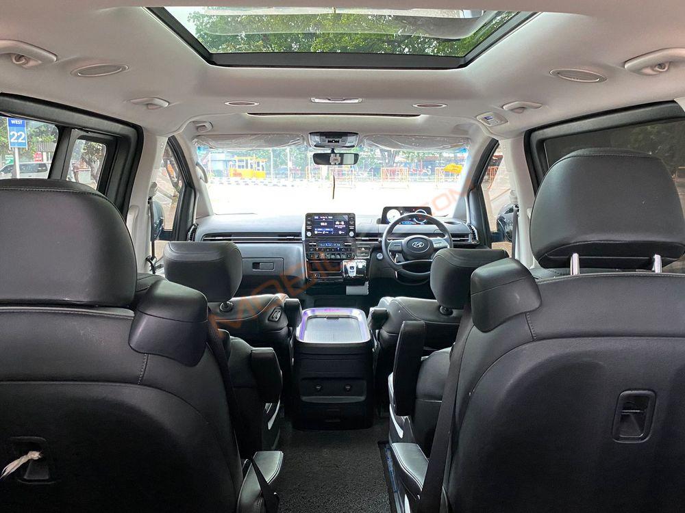 Mobil Hyundai Staria 2022