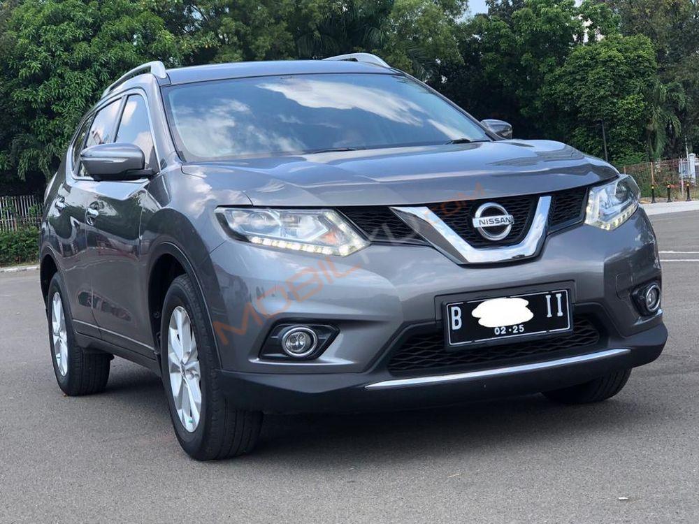 Mobil Nissan X-Trail 2015