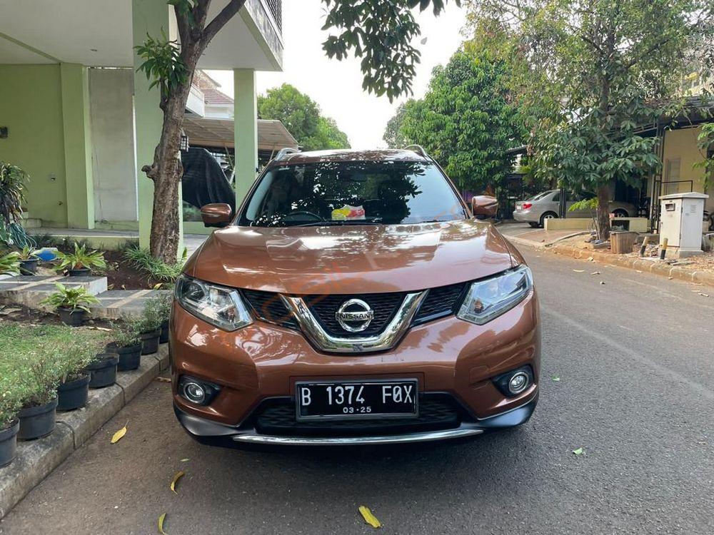 Mobil Nissan X-Trail 2015