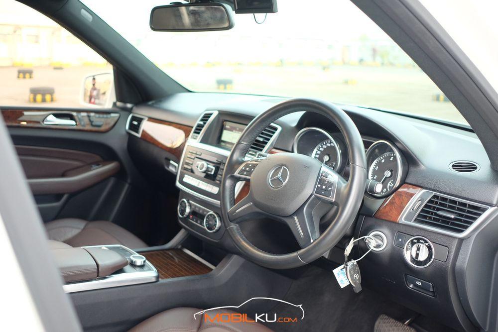 Mobil Mercedes-Benz ML 2015
