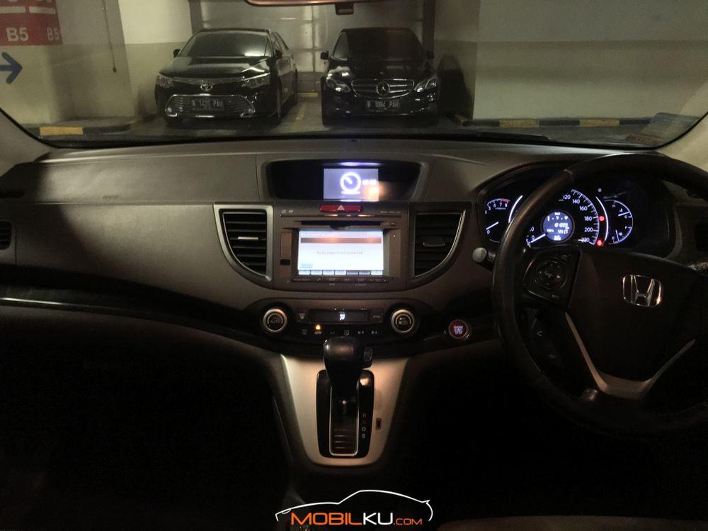 Mobil Honda CR-V 2014