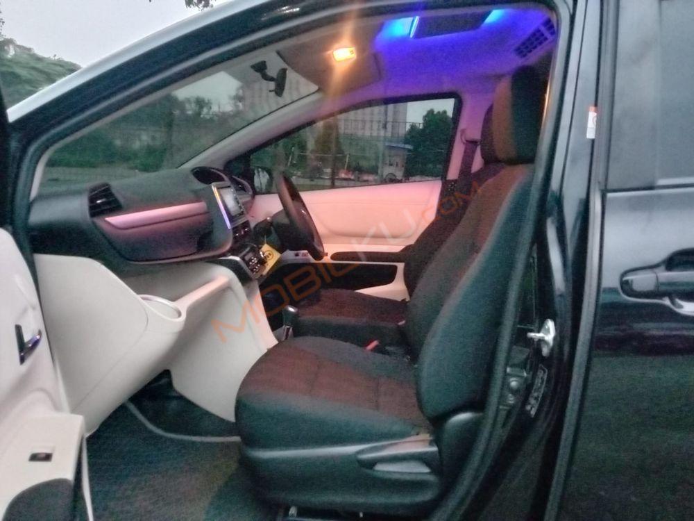 Mobil Toyota Sienta 2017