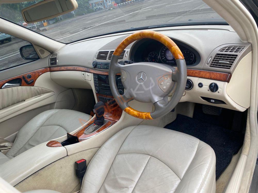 Mobil Mercedes-Benz E-Class 2006