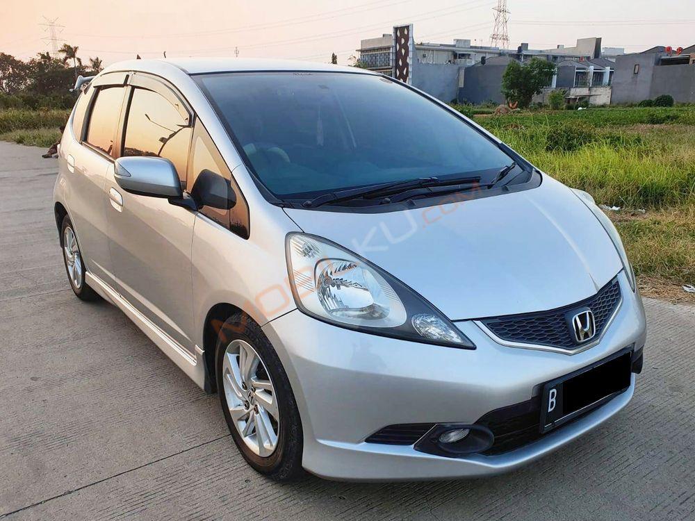 Mobil Honda Jazz 2010