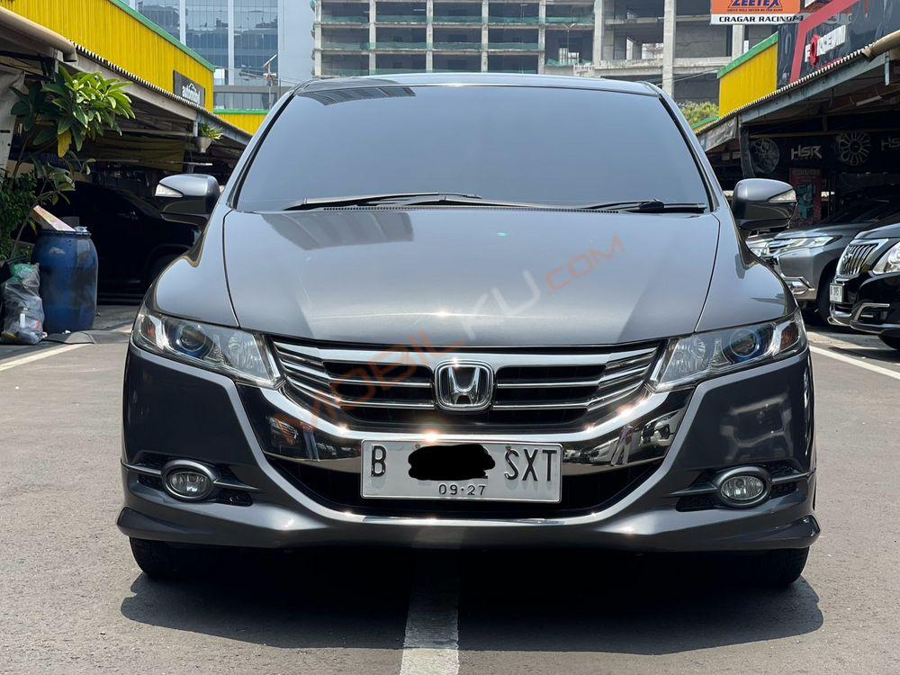 Mobil Honda Odyssey 2012